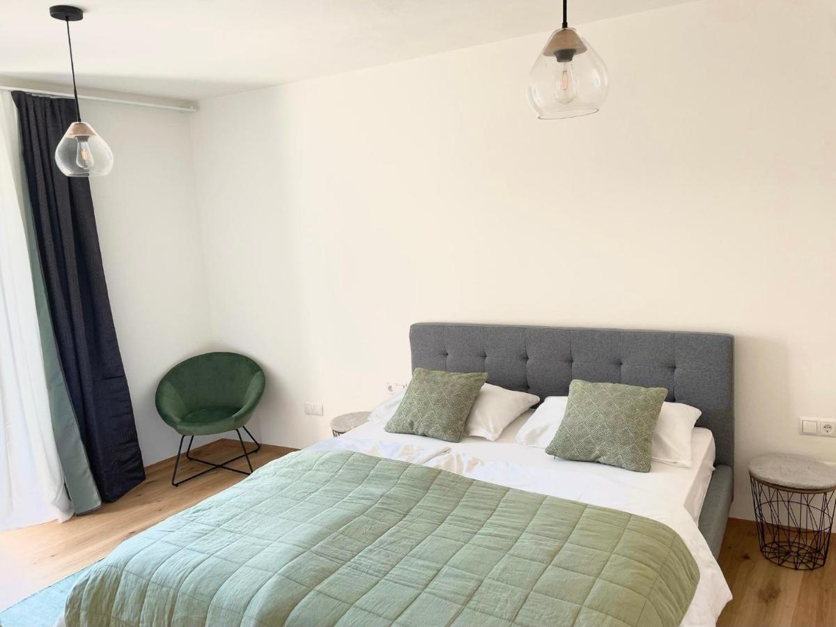 Rosa'S Boutique Apartment & Parking Merano Exterior photo